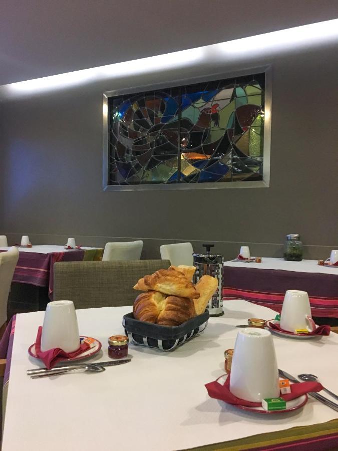 Hotel Le Grand Tetras Font-Romeu-Odeillo-Via Luaran gambar