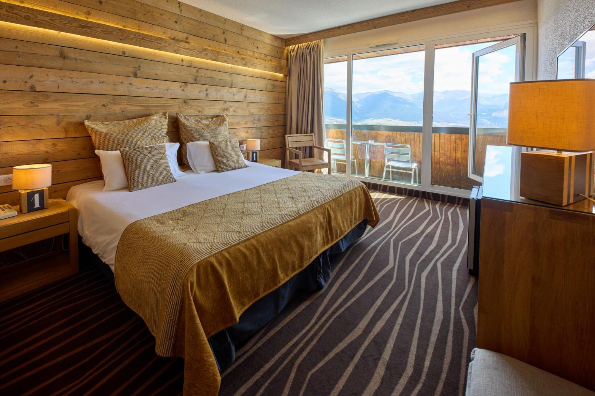 Hotel Le Grand Tetras Font-Romeu-Odeillo-Via Luaran gambar