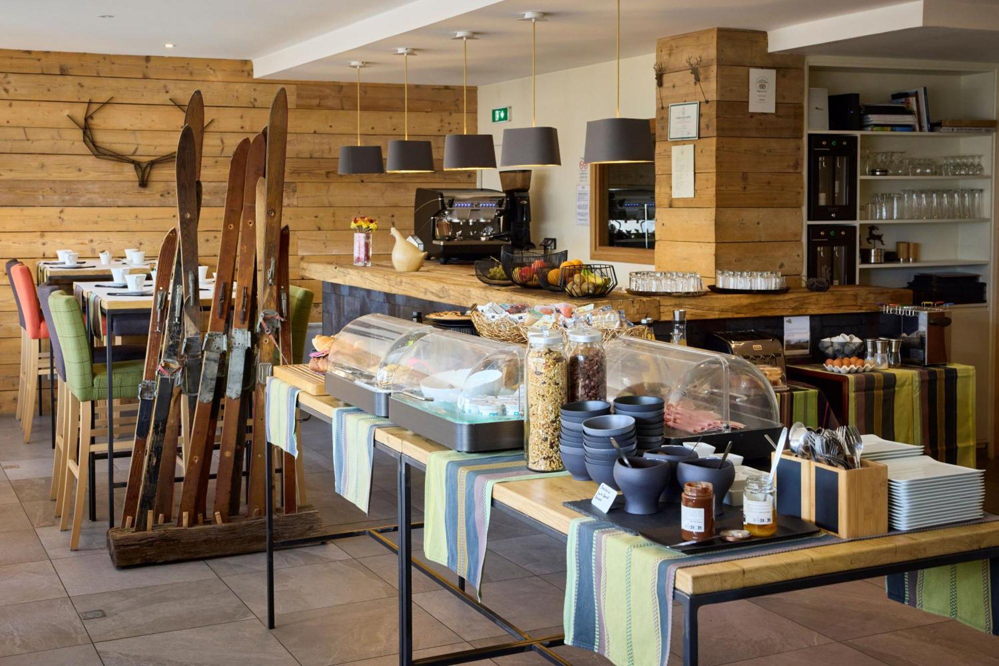 Hotel Le Grand Tetras Font-Romeu-Odeillo-Via Luaran gambar