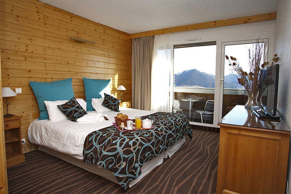 Hotel Le Grand Tetras Font-Romeu-Odeillo-Via Luaran gambar