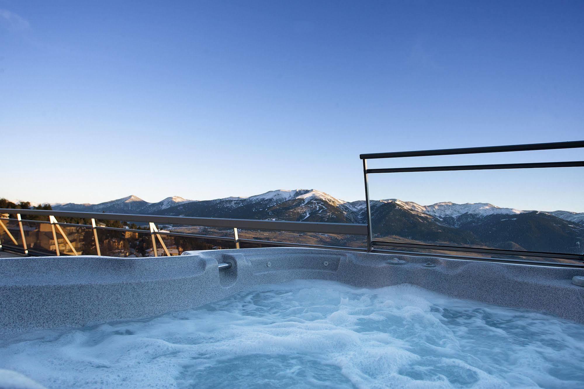 Hotel Le Grand Tetras Font-Romeu-Odeillo-Via Luaran gambar