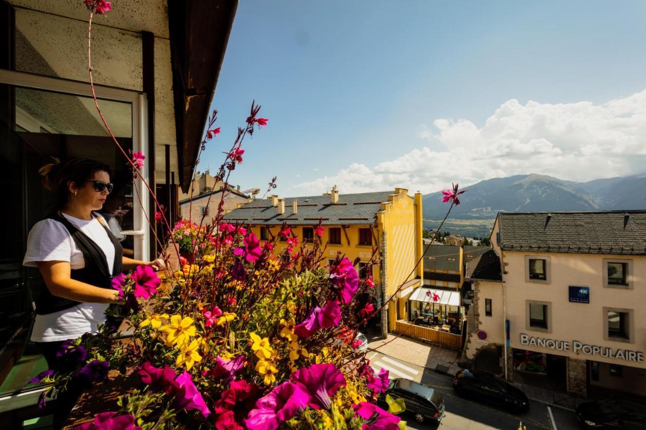 Hotel Le Grand Tetras Font-Romeu-Odeillo-Via Luaran gambar